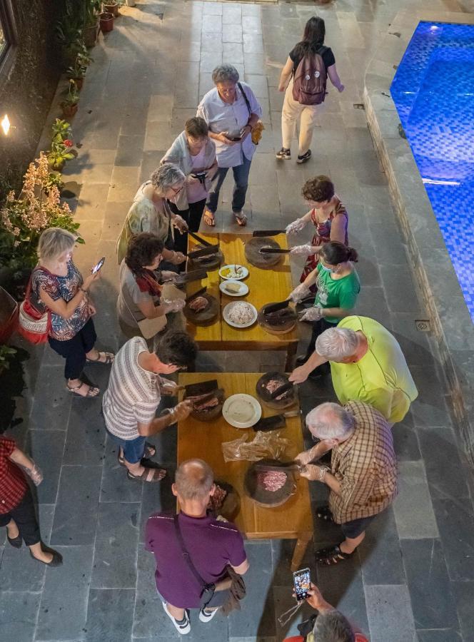 Camellia Eco Home &Tra My Restaurant Ніньбінь Екстер'єр фото